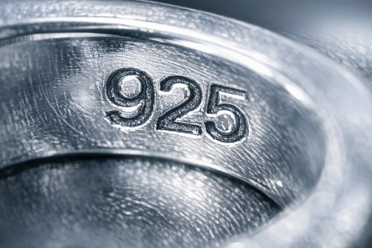 925-stämpel i silverring